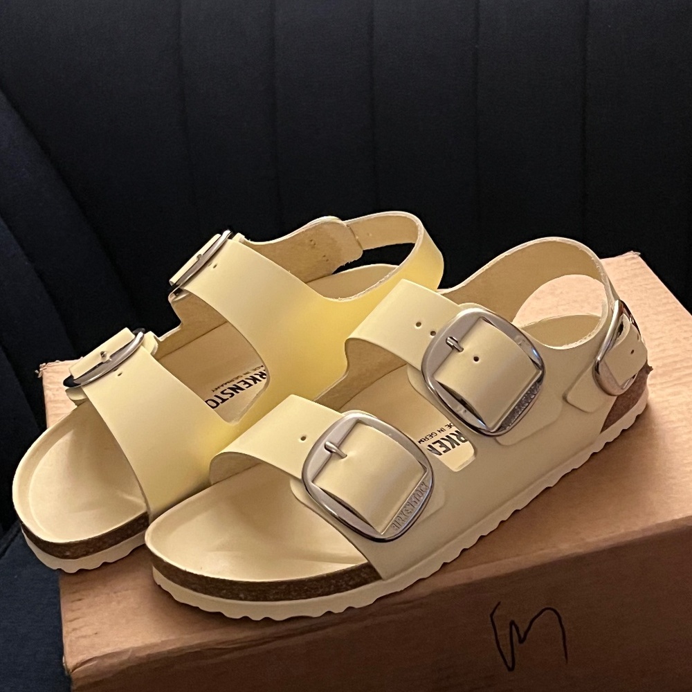 Birkenstock Milano Big Buckle in Butter; size 41 / 10-10.5 (M/N)